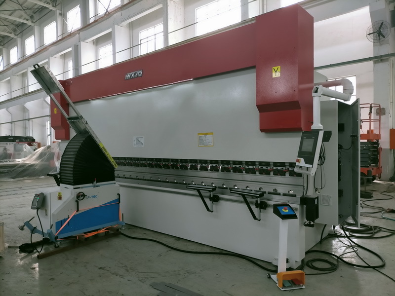 Laatste bedrijfsblogs CNC-hydraulische persremkeuzelijst (vergelijkingsgids voor modellen)