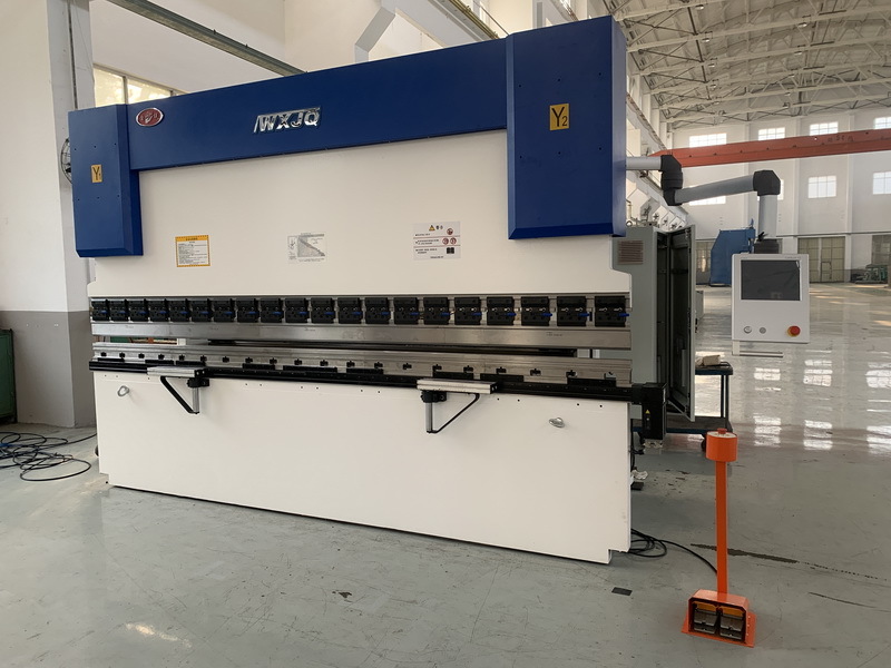 Laatste bedrijfsblogs HOE doen herhaalbaarheid en efficiëntie op de CNC-persrem130T