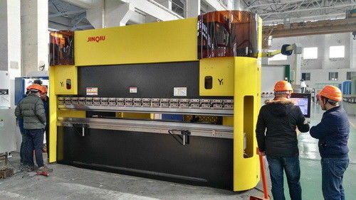 kopen Dubbele CNC van Krommingsmachines van de de Remmachine van de Bladpers Servo de Pompaandrijving 4000M Length online manufacture