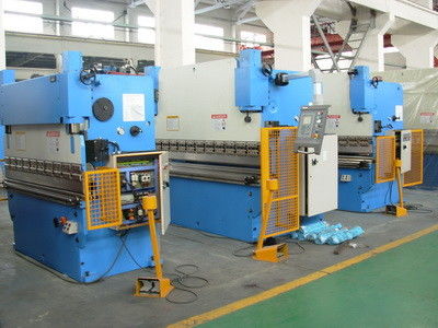 kopen 7000KG Laadvermogen 5000*2500*3000mm Plaatmetaalzetbank met PLC-besturingssysteem voor precisiebuigen online manufacture