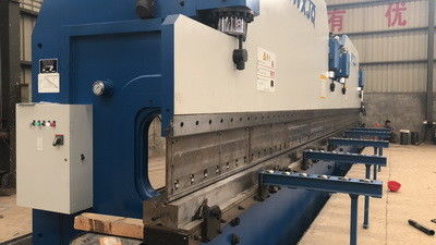 kopen Tandem Press Brake with 200-800 mm Table Width, 40-3000 Tons Max Pressure, and 0.02 mm Back Gauge Accuracy online manufacture