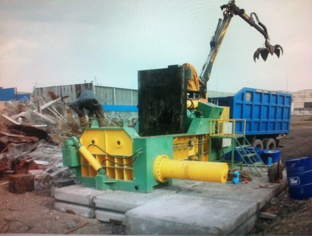 De Machine250ton druk van de metaal Hydraulische Hooipers, schroot het In balen verpakken Machine
