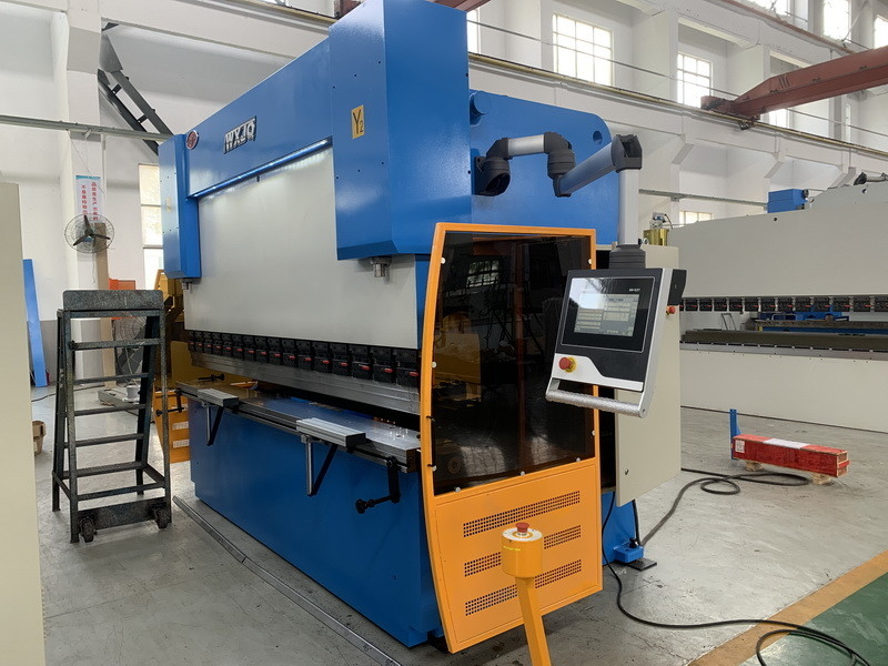 135T Mechanical CNC Hydraulic Press Brake Machine 3200mm Buiglengte