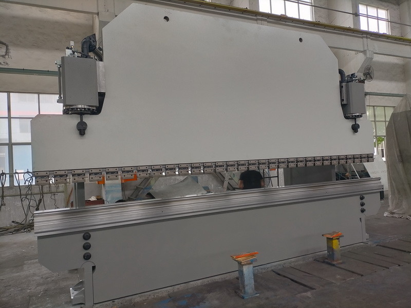 600T CNC-hydraulische persrem 14m lang voor het buigen en vormen van platen