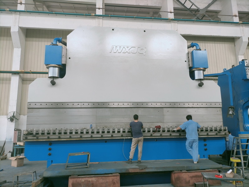 5000KN CNC Hydraulische persrem CE-certificering Hydraulische krachtpersmachine