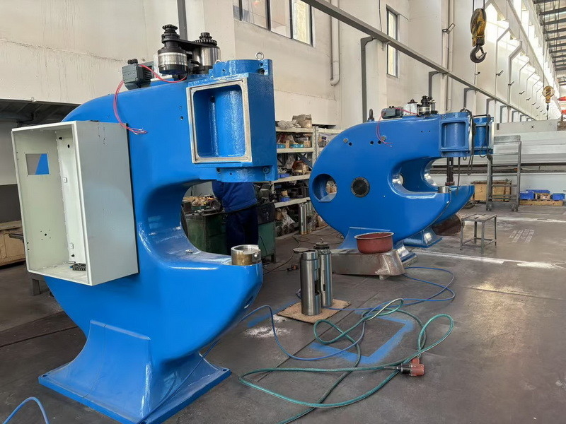 Kraftformer Machine MC665 Hammer 6mm Aluminiumplaat & 2mm roestvrij staal