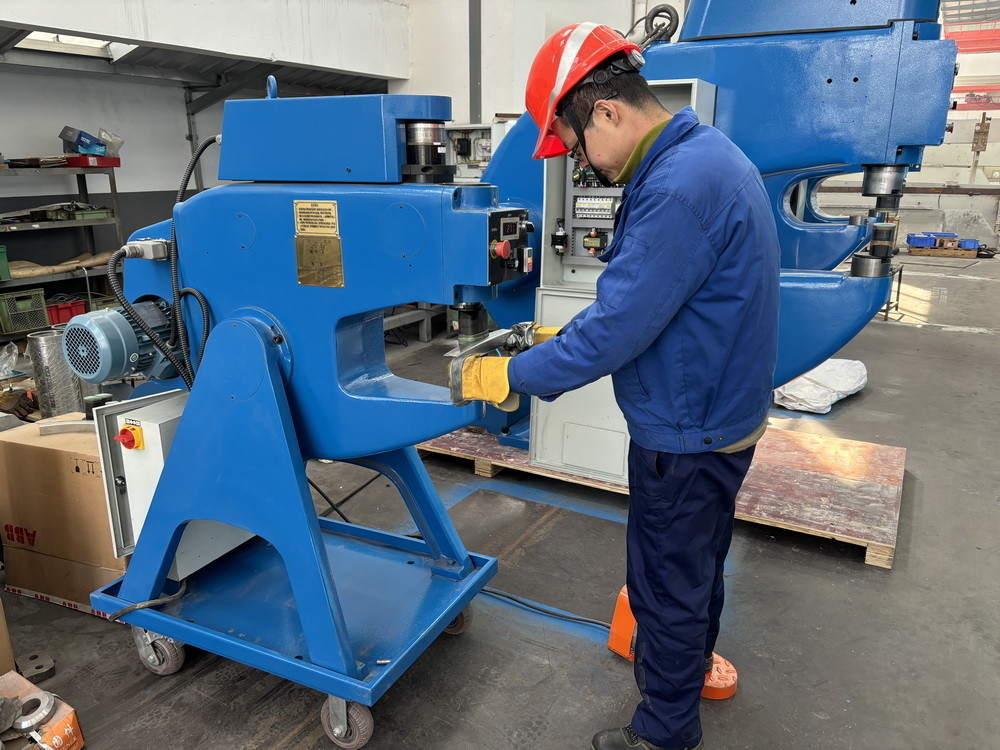 Elektrische Kraftfomer 350 Plaatvormmachine Kracht Hamer Shrinker Stretcher