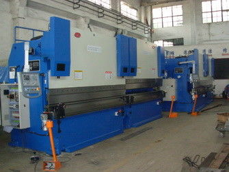 Plaatmetaal Hydraulische CNC Tandem Pressrem 70 M/Min Tafelbreedte 200 - 800Mm 12m