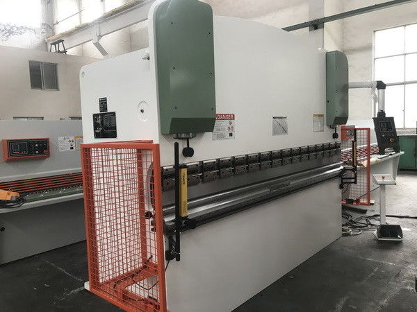 125T Force CNC Hydraulische persrem WE67K125/3200 Voor metaalfabricage