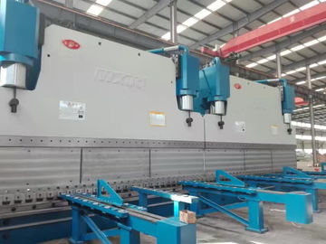 Automatische 1300T CNC Tandem Hydraulische persrem 415V/50Hz Buiglengte 20 meter