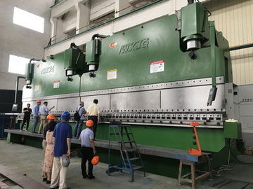 1200 ton LVD CNC Tandem Press Brake Machine 100- 3000 ton Tafellengte 2 - 12m